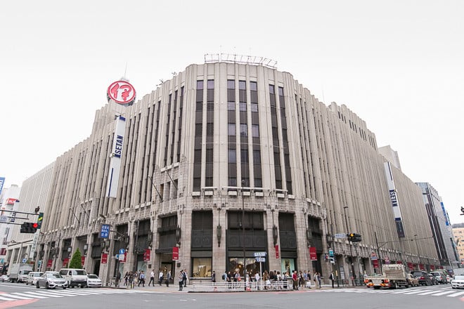 伊勢丹新宿店と銀座三越が営業時間変更、開店を30分前倒し
