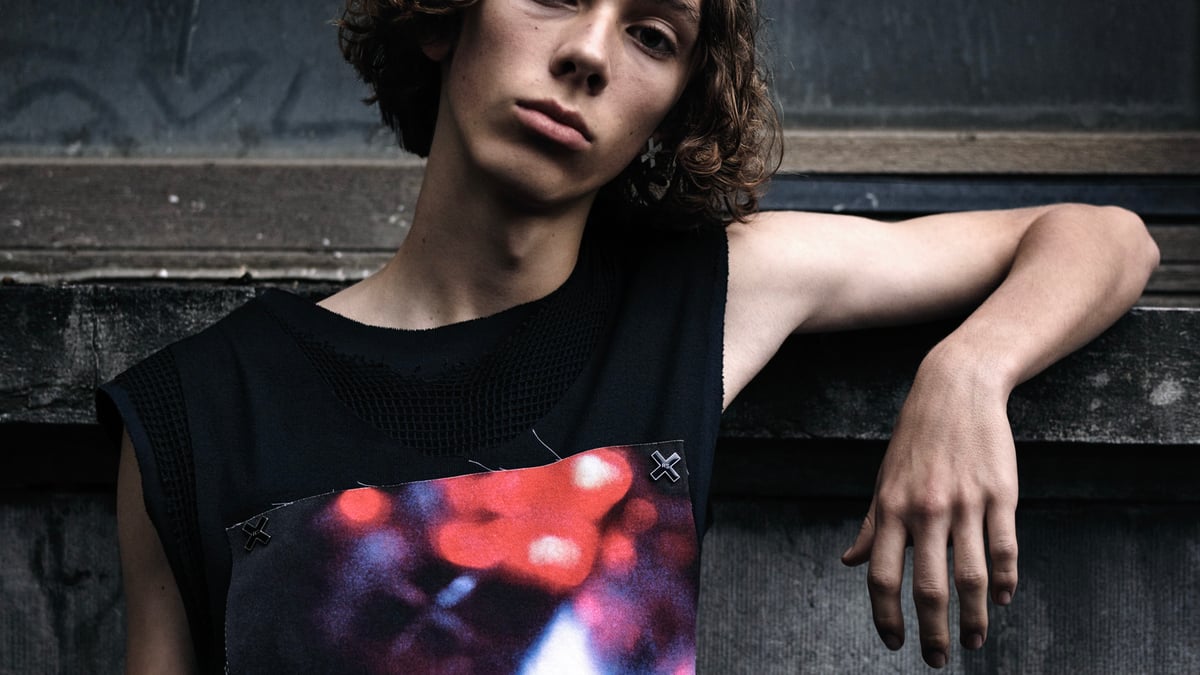 ラフ・シモンズ」が英バンドThe xxとのコラボアイテムを発売、Tシャツ