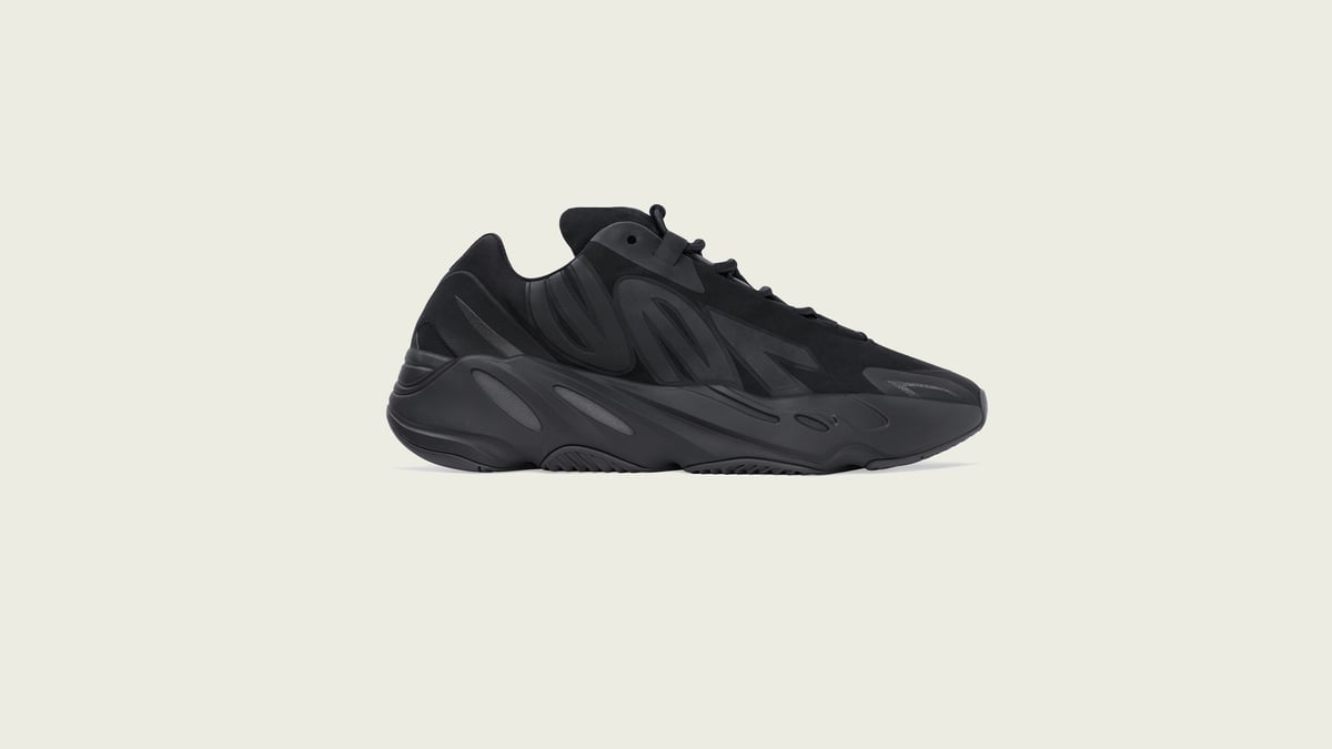 カニエ・ウェスト×アディダス、黒一色の新モデル「YEEZY BOOST 700 ...