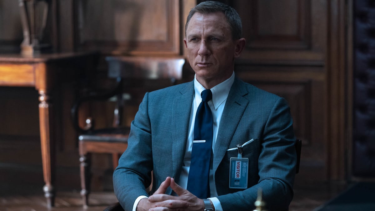 007のジェームズ・ボンドが劇中で着ているスーツのブランドは