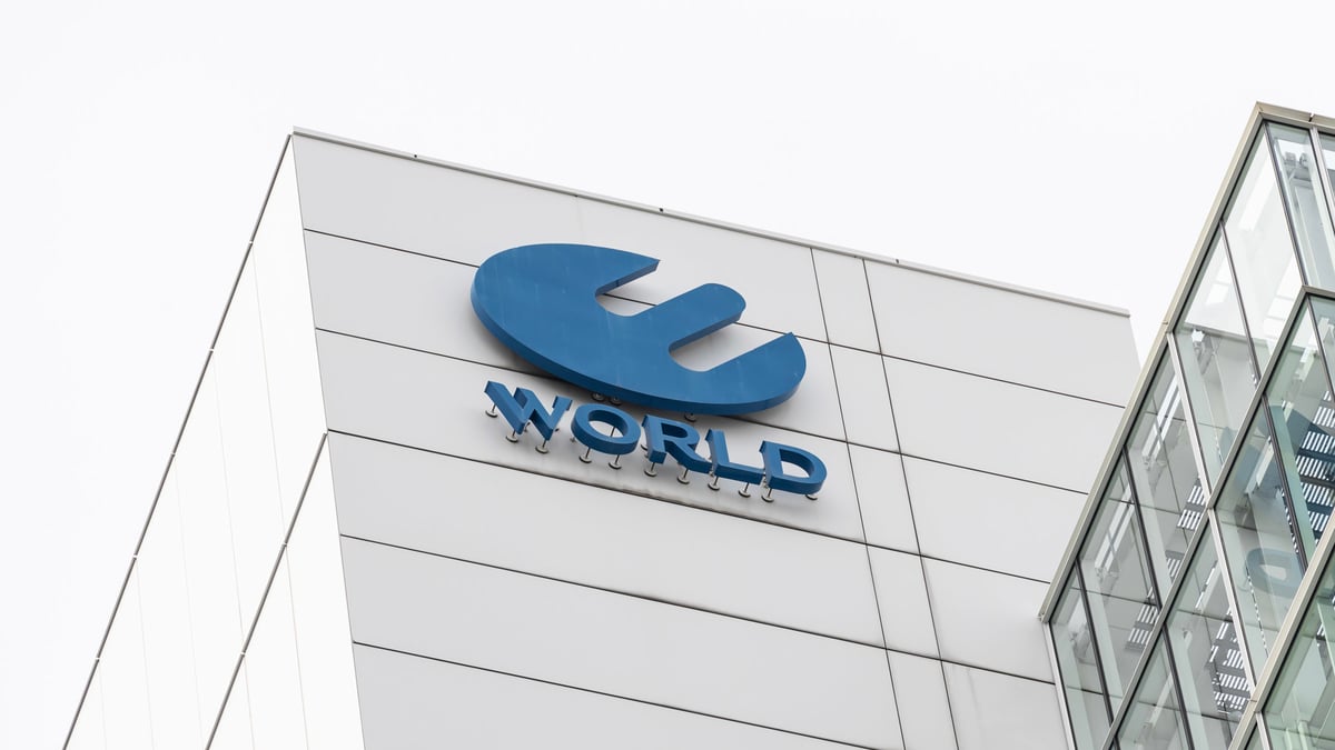 ワールドがさらなる構造改革 450店舗撤退と7ブランド終了を決議
