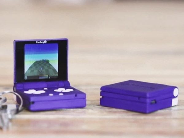 実際にレトロゲームを楽しめる、おもちゃのようなコンソール「FunKey S」