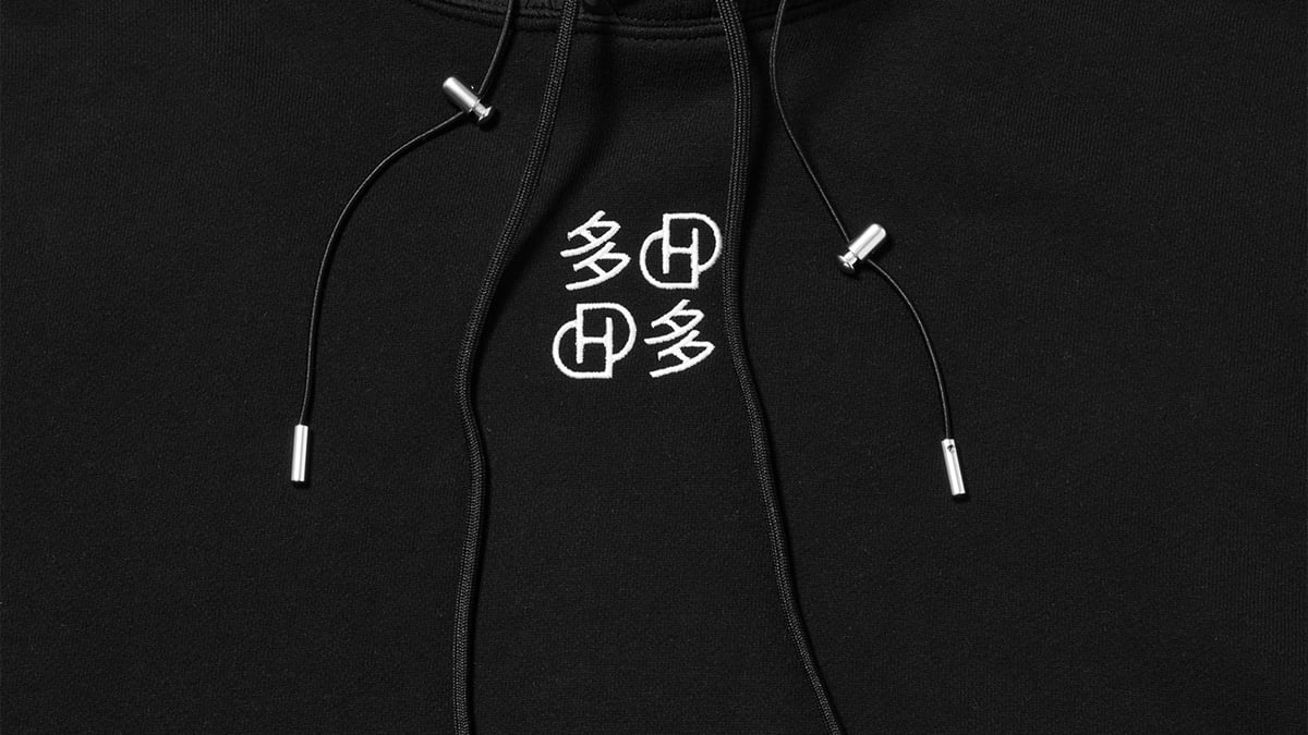 デヘレ」がオ・ヒョクら率いるコレクティブDADAとコラボ アパレルと