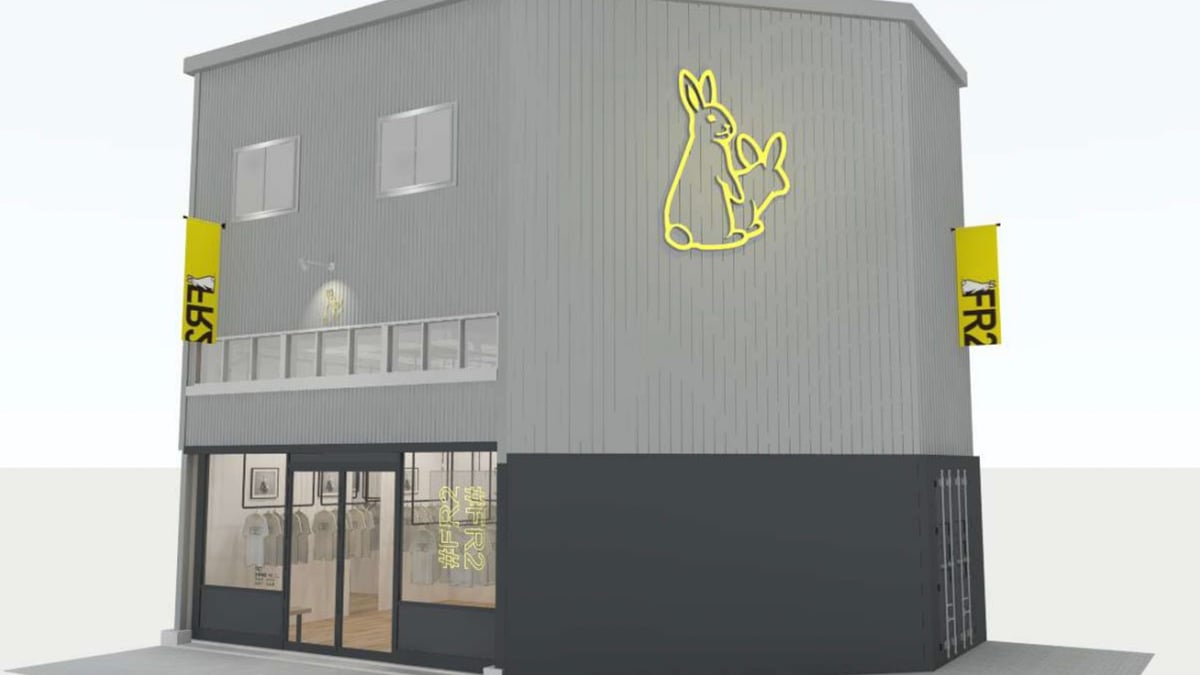FR2」が大阪に新店舗をオープン、ロゴ入りのTシャツやキャップ