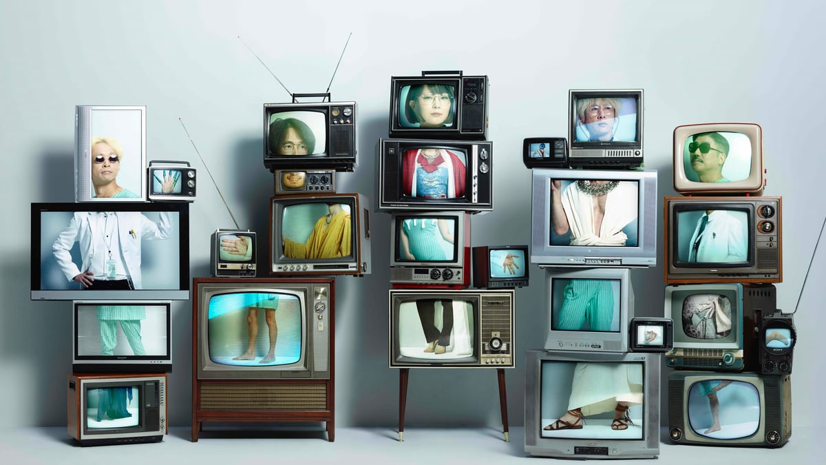 東京事変 B2ポスター 謹賀新年 総合 発売記念 衣装展 会場限定 非売品 東京事変衣装展」全国5ヶ所で開催、紅白歌合戦で着用した3種の衣装など