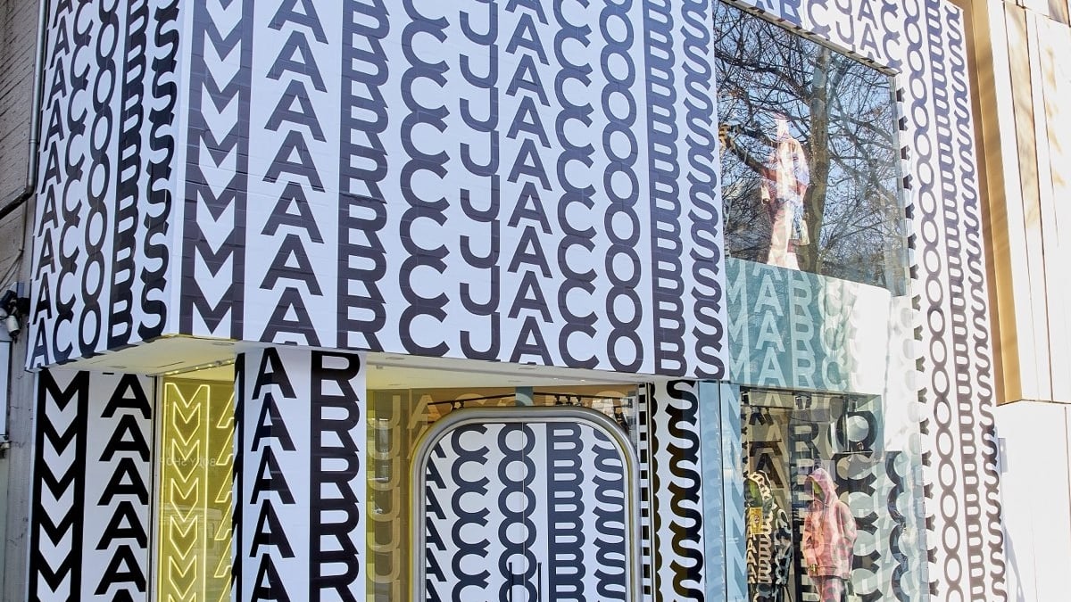 Marc Jacobs ジャケット マークジェイコブス monogram マーク ジェイコブスのポップアップが表参道にオープン、THE MONOGRAM