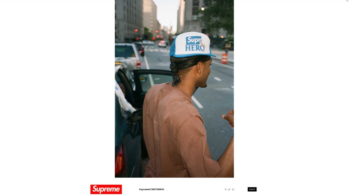 SUPREME 「アンチヒーロー(ANTIHERO)と Supreme(シュプリーム)が