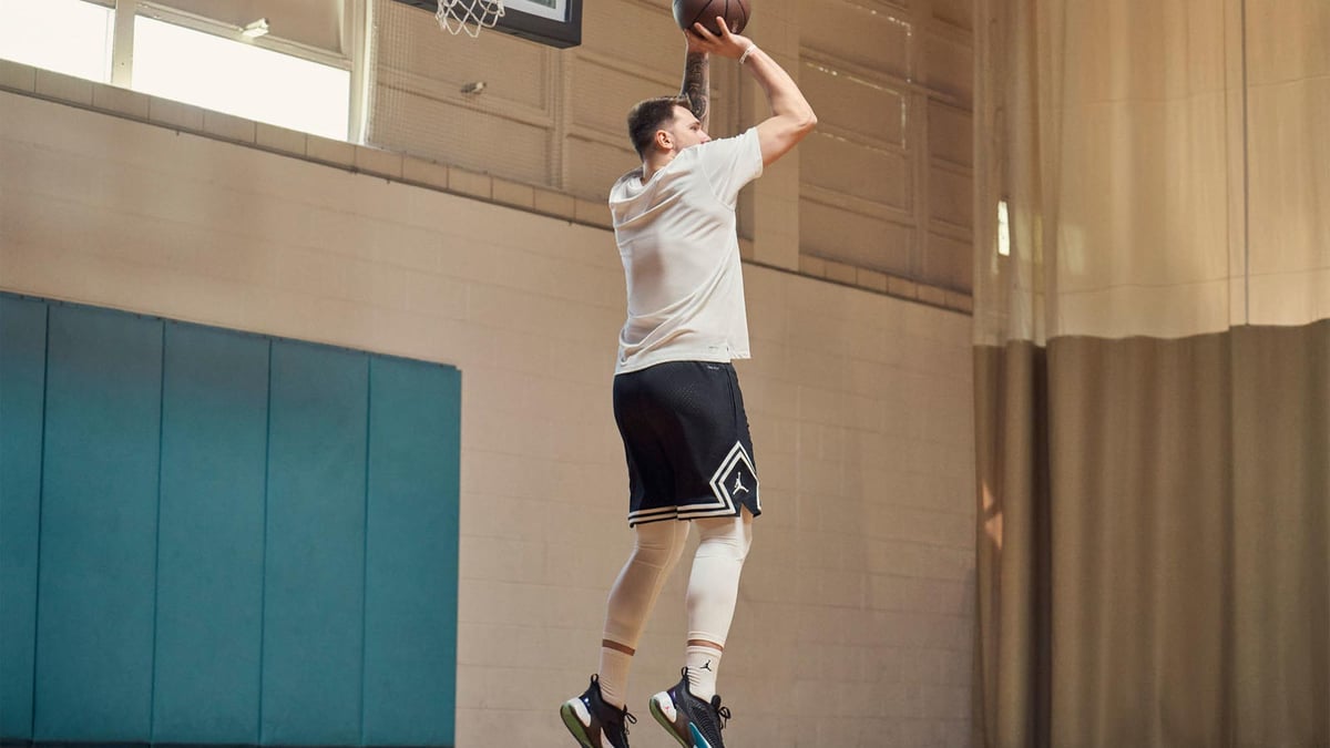 ルカ・ドンチッチ オーセンティックジャージ　LUKA DONCIC NIKE NBA ルカ・ドンチッチ ダラス・マーベリックス