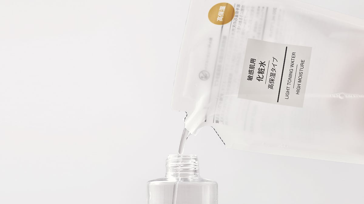 無印良品が化粧水と乳液の詰替用を発売 プラスチック量を約4分の1に削減