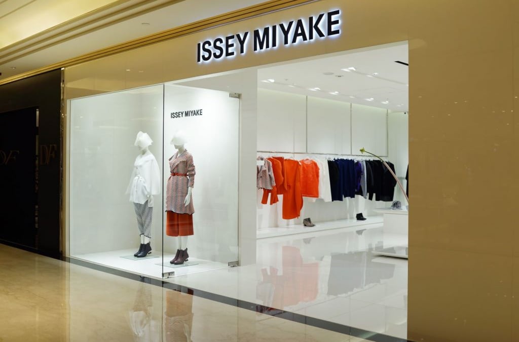 ARIZONA ISSEY MIYAKE イサム・ノグチと三宅一生 ARIZONA イサム・ノグチとイッセイミヤケ - りーちあーと