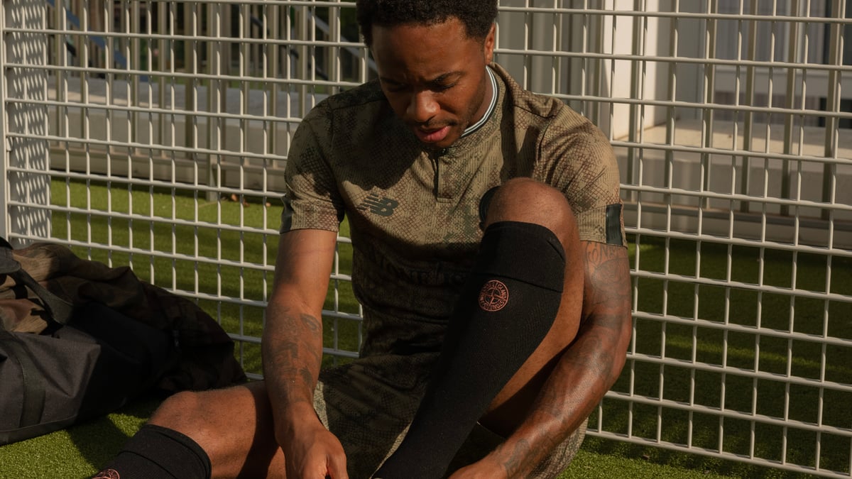 stoneisland-newbalance-2022-1-