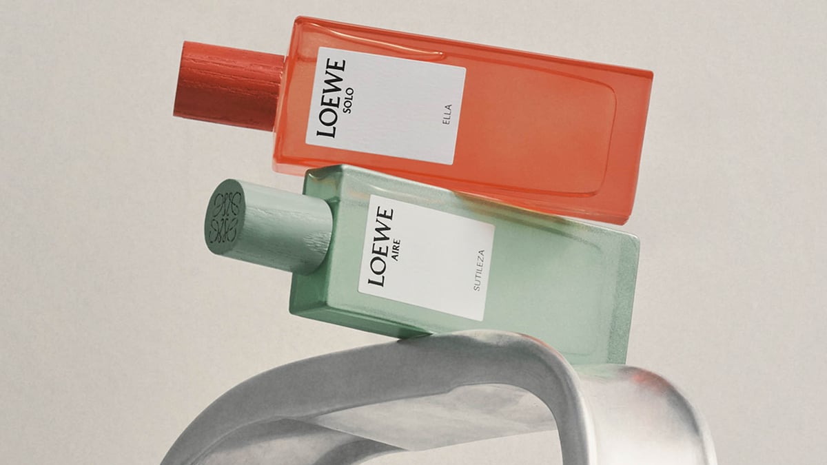 ロエベ」のフレグランスから限定セットが登場 大胆さとフェミニンさを