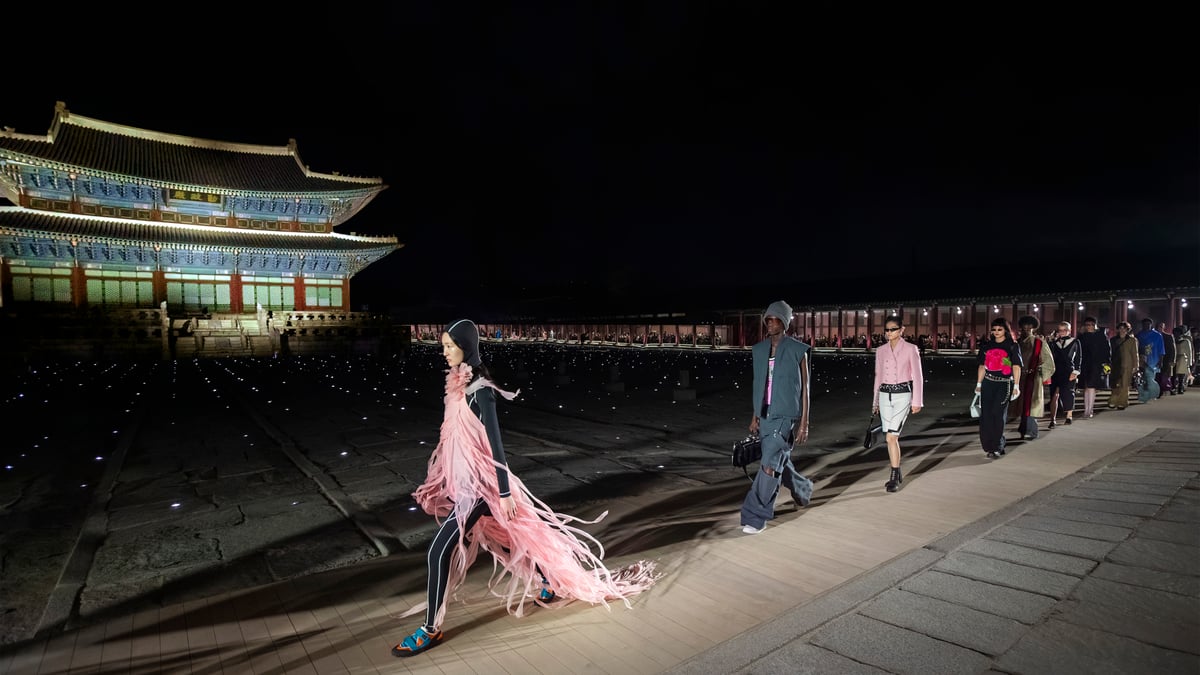 gucci24cruisetop.jpg