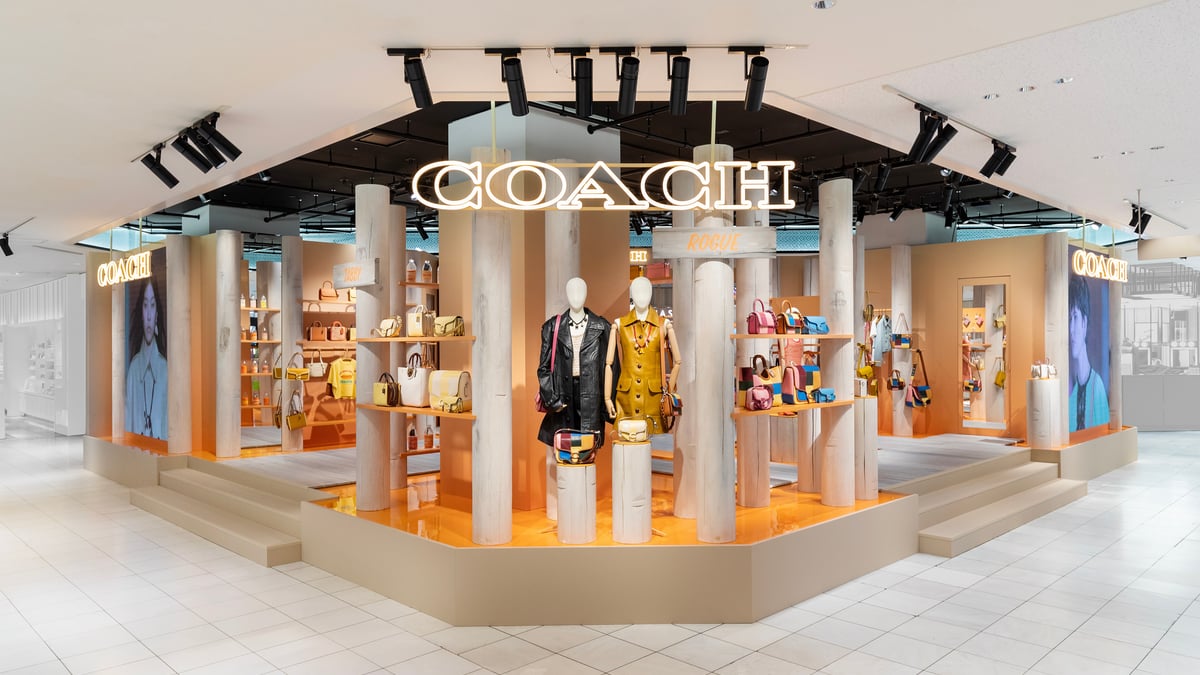 コーチが伊勢丹新宿店に体験型ポップアップストア「On the Pier」を