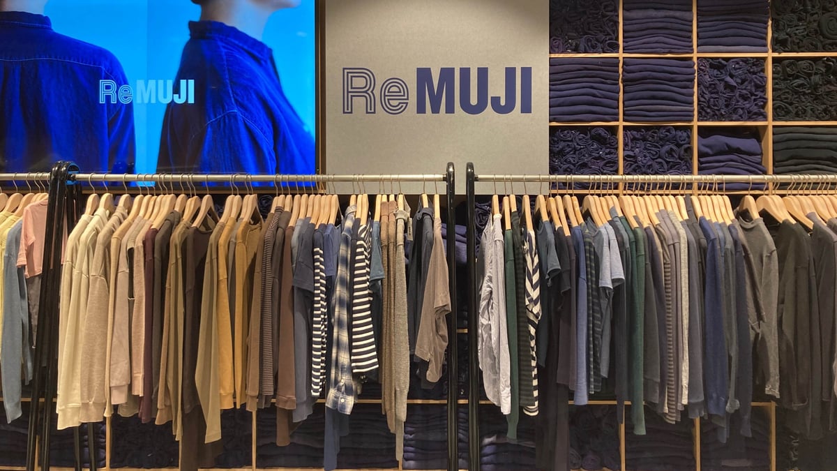 無印良品　MUJI\r
木製ハンガー15本セット 新品】MUJI 無印良品 再生レザースニーカー 23cm ブラック