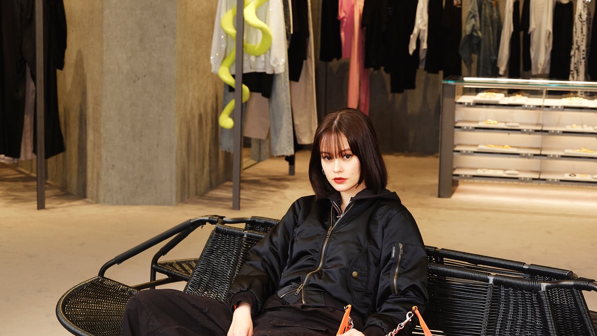 パネライ 希少 230531_balenciaga_3887_02.jpg スタジャン