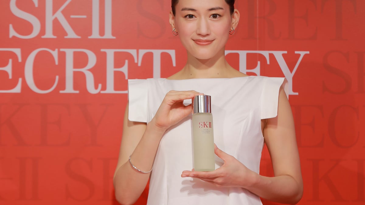 SK-II」イベントセレモニーに綾瀬はるかが登場 肌年齢は27歳、気になる美容法は？