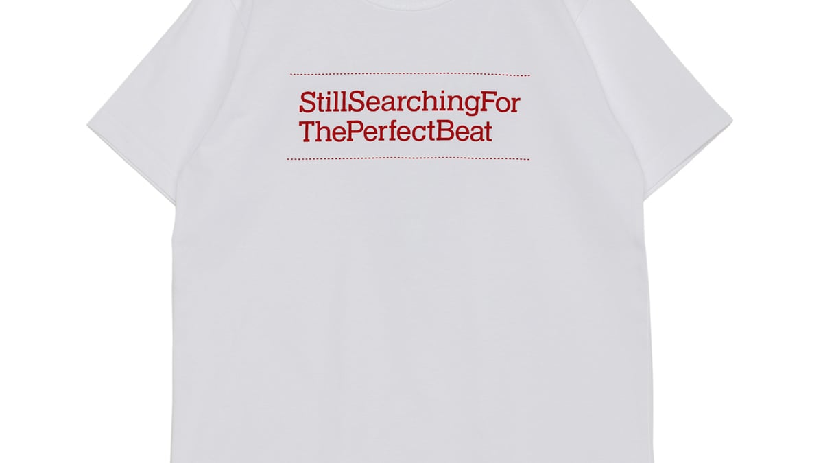サカイがTシャツをEC限定発売、英国出身DJ ジャイルス・ピーター ...