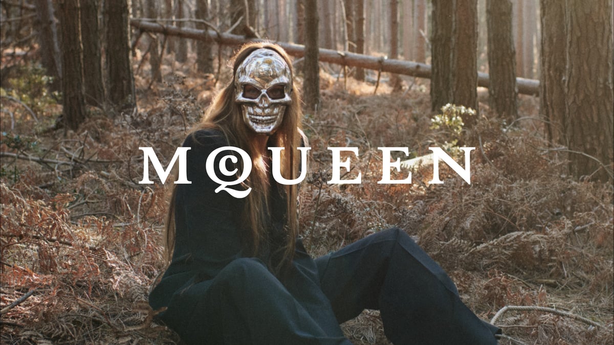 関税負担なし☆alexander mcqueen ロゴスライド Alexander McQueen logo-print low-top Sneakers | Black | FARFETCH