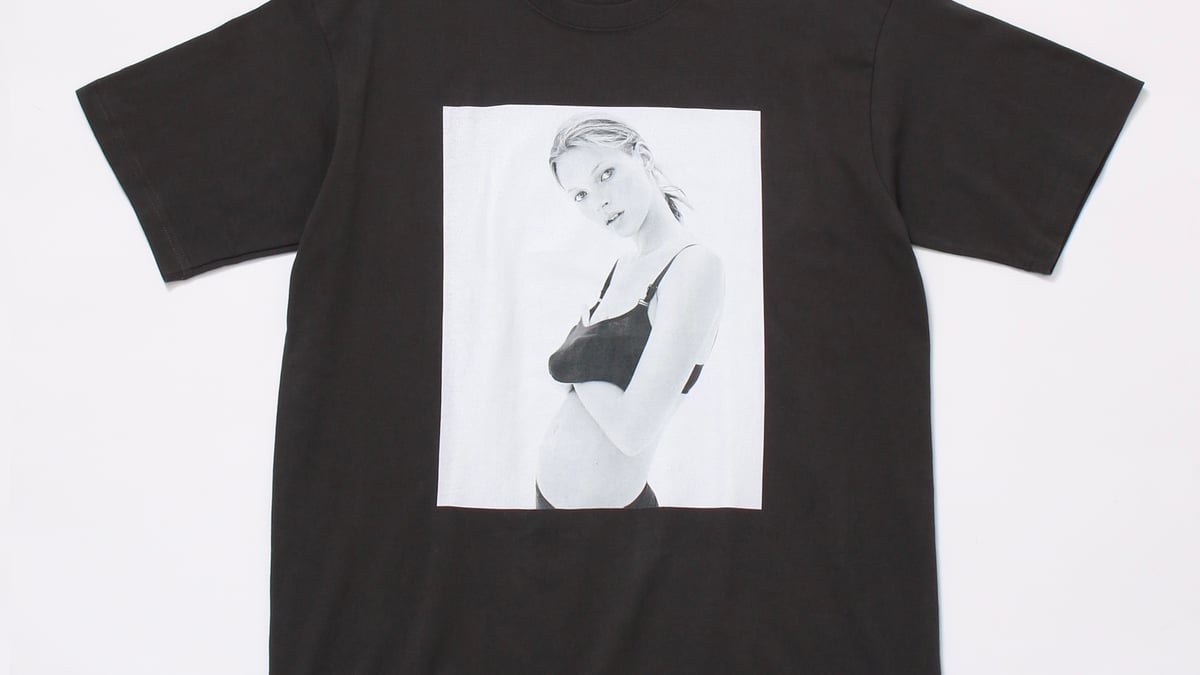 ケイト・モスのプリントTシャツが発売 デイビッド・シムズによる広告 