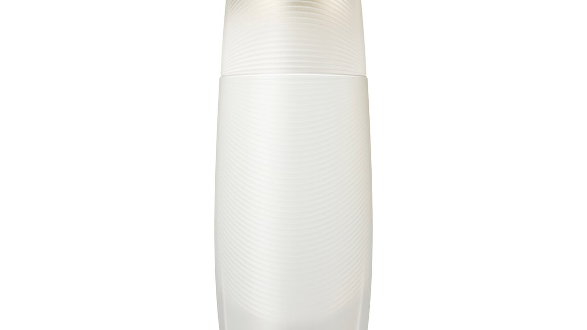 センサイ」が“巡光”新エイジングケア化粧水を発売 シルクのような輝き