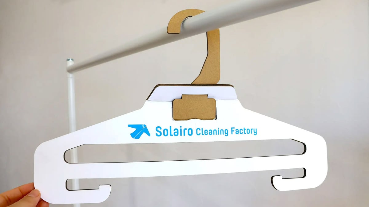 4way-hanger-4-f8d19efb-00cc-