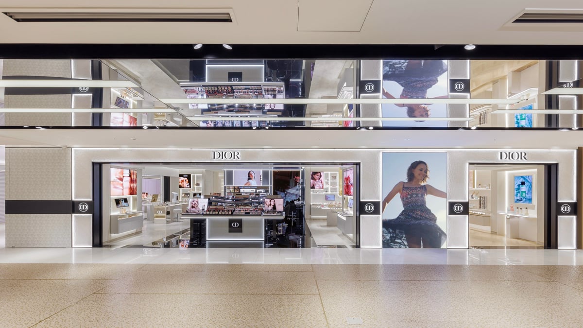 dior-ginza-035-6a7a9196-6d62-