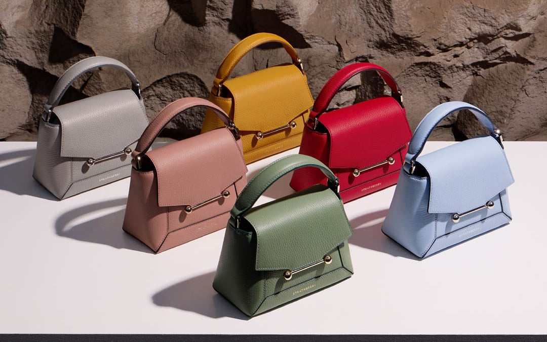 ストラスベリー　グレージュ　モザイクバッグ美品　英国　ミニショルダー　2way ストラスベリー グレージュ モザイクバッグ美品 英国 ミニショルダー 2way