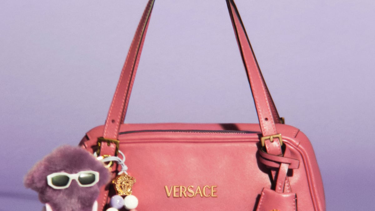 ヴェルサーチェが伊勢丹新宿店でポップアップ開催、新作バッグ