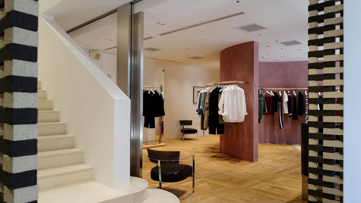 マディソンブルー、旗艦店を青山に移転オープン カプセルコレクション