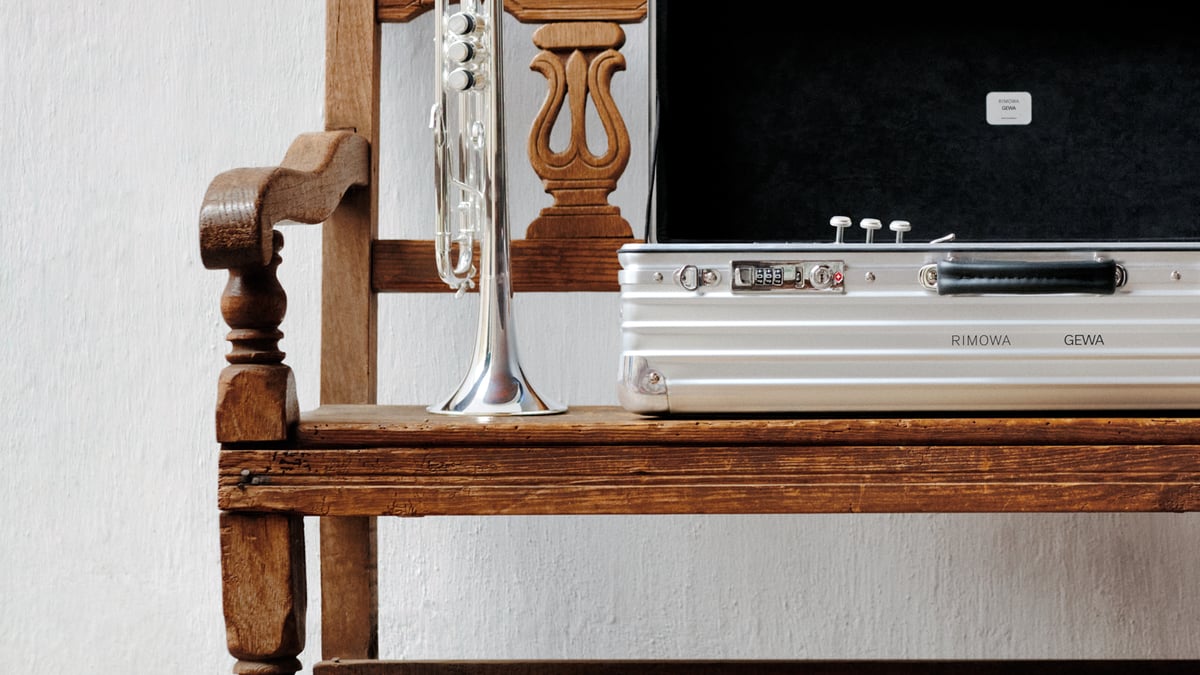 リモワがトランペットケースを発売、ドイツの楽器メーカーとコラボ