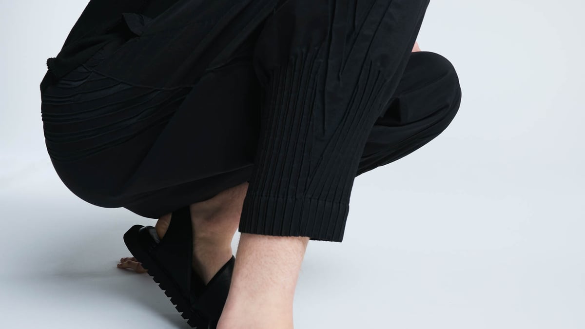 ISSEY MIYAKE MEN ブラックサンダル ISSEY MIYAKE MEN - issey miyake 18aw スクエアトゥ サンダル