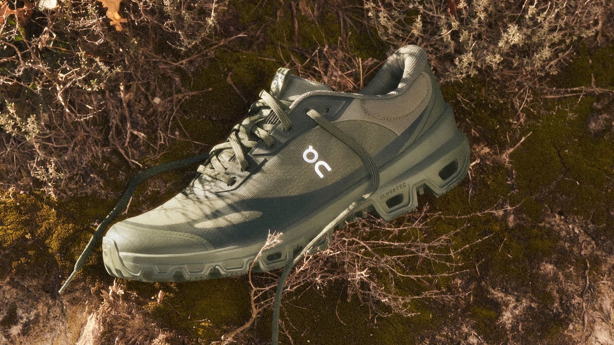 ロエベがオンとコラボ タウンユースにフィットした「クラウド