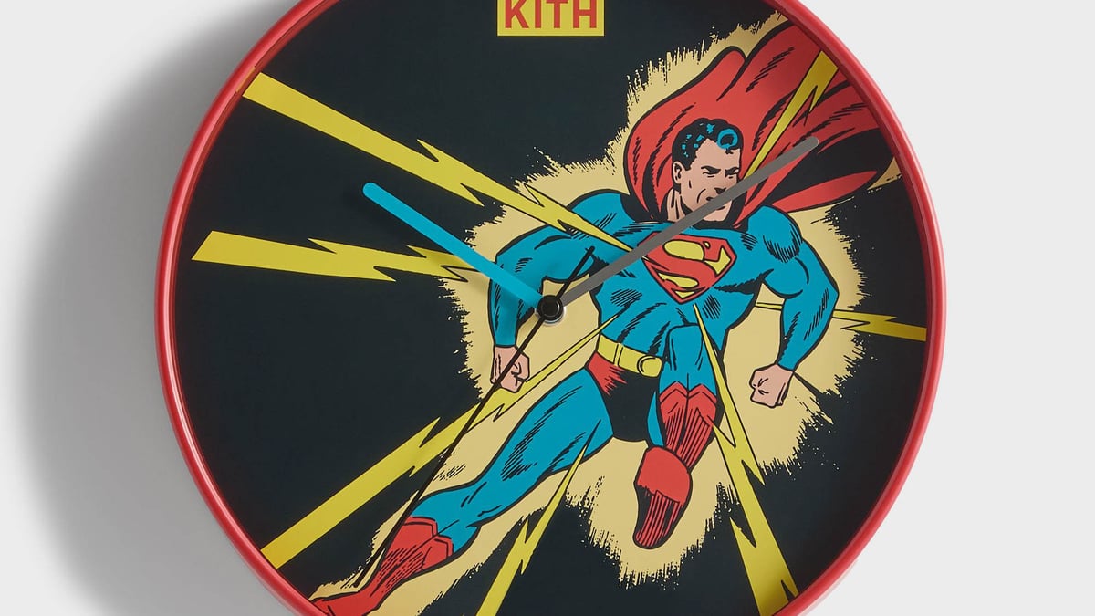 キス × スーパーマン、アパレルのほかスーパーマン仕様の時計や