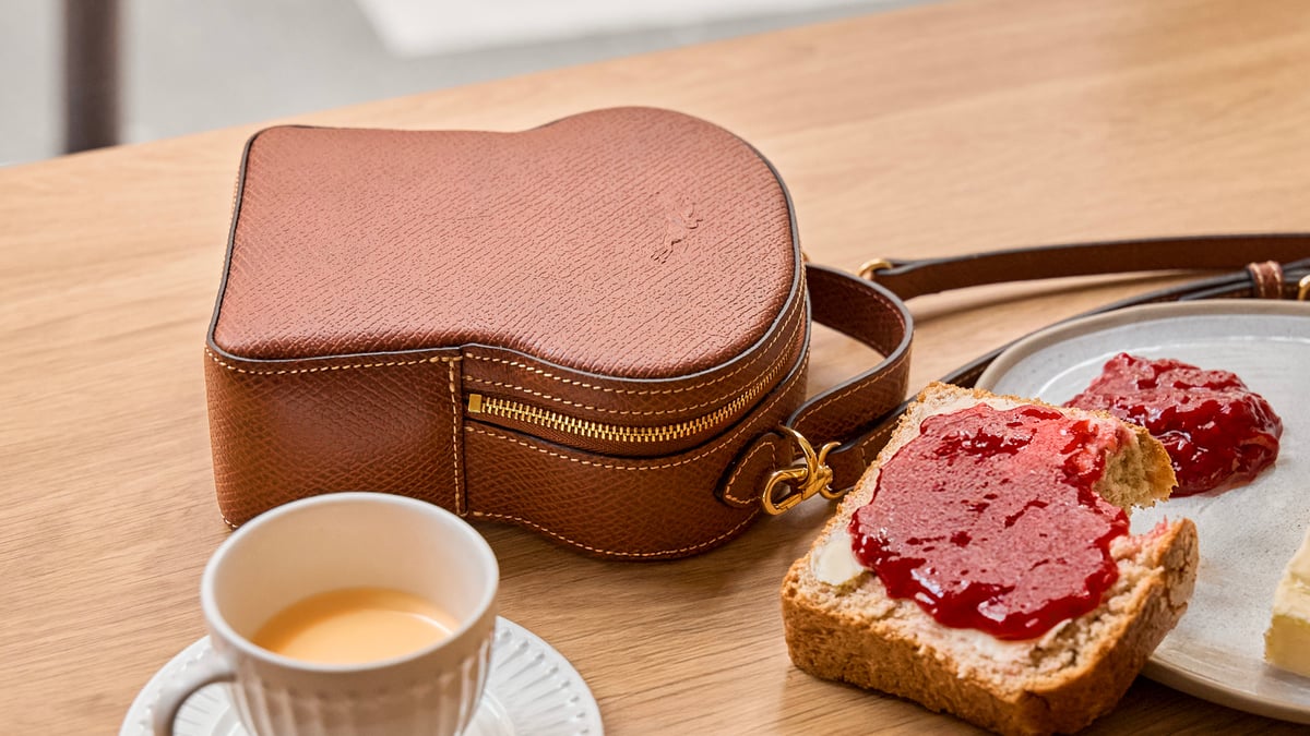 話題の新作*LONGCHAMP*トーストショルダーバッグ EPURE TOAST パリのベーカリー職人からインスパイア、ロンシャンが食パン型の