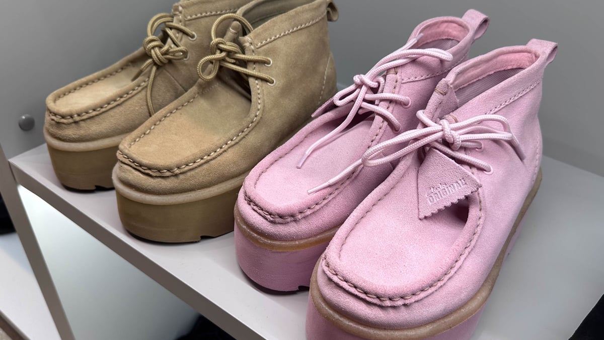 新品　人気　clarks クラークス ワラビー　ベージュ　スエード　レースアップ 楽天市場】CLARKS ORIGINALS クラークスオリジナルズ Wallabee
