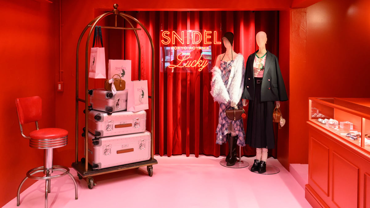スナイデル」の期間限定店舗が青山にオープン ブランド初のカフェを併設
