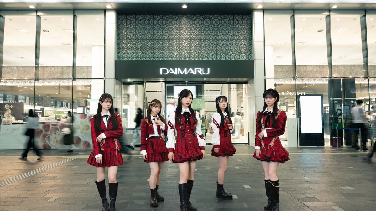 AKB48の衣装展が大丸東京店で開催 過去最多400着以上の衣装を展示