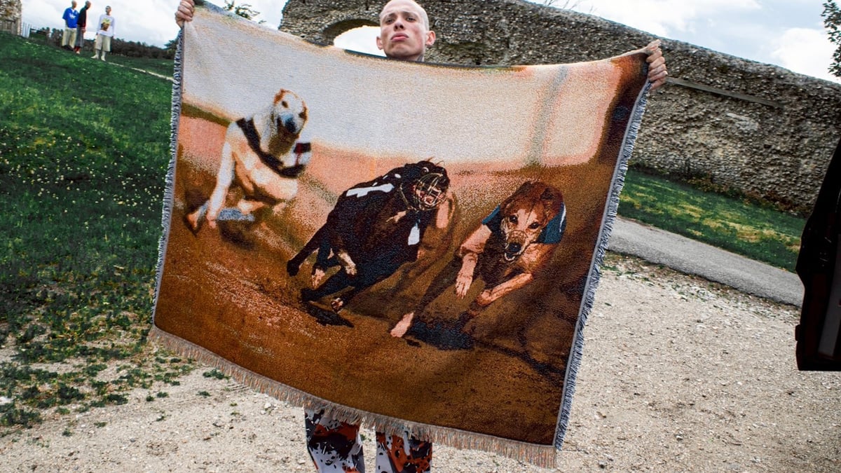 f-lagstuf-f-blur-20250901-001-