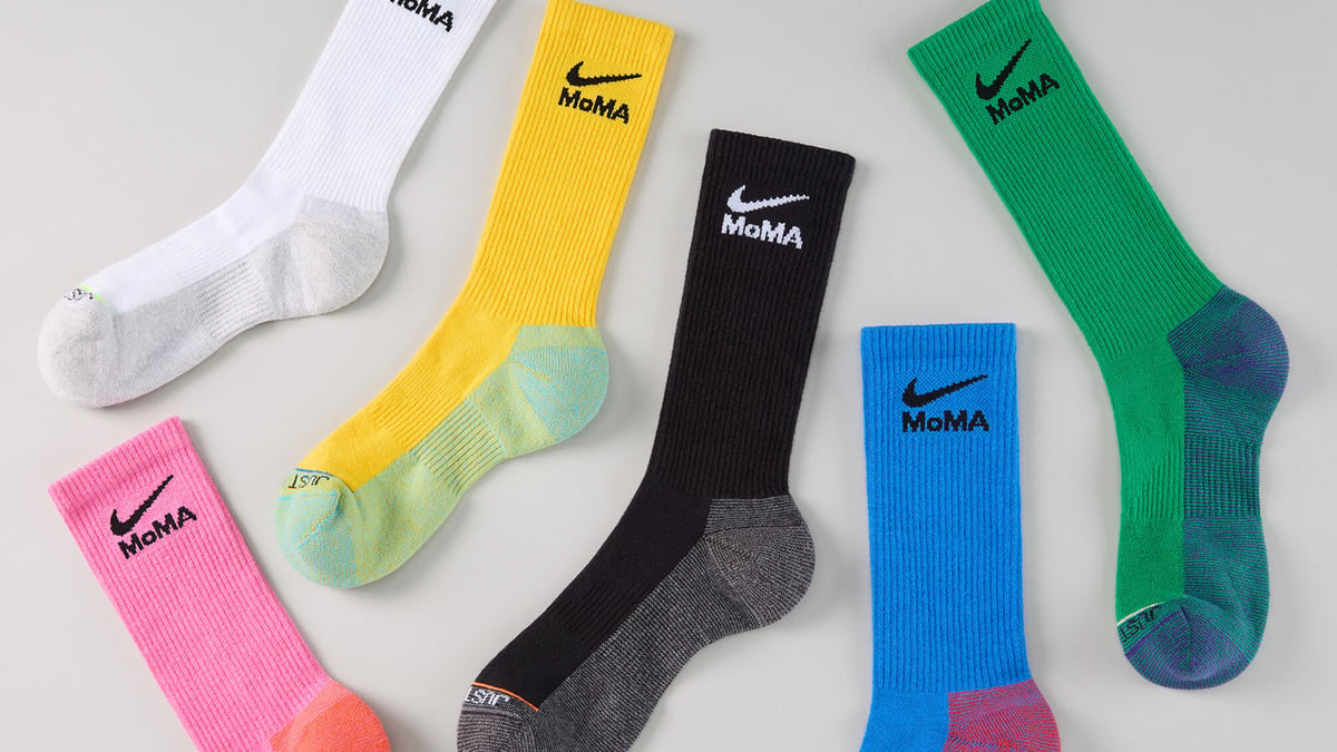 MoMAデザインストアがナイキとのコラボソックスを発売 全6色展開