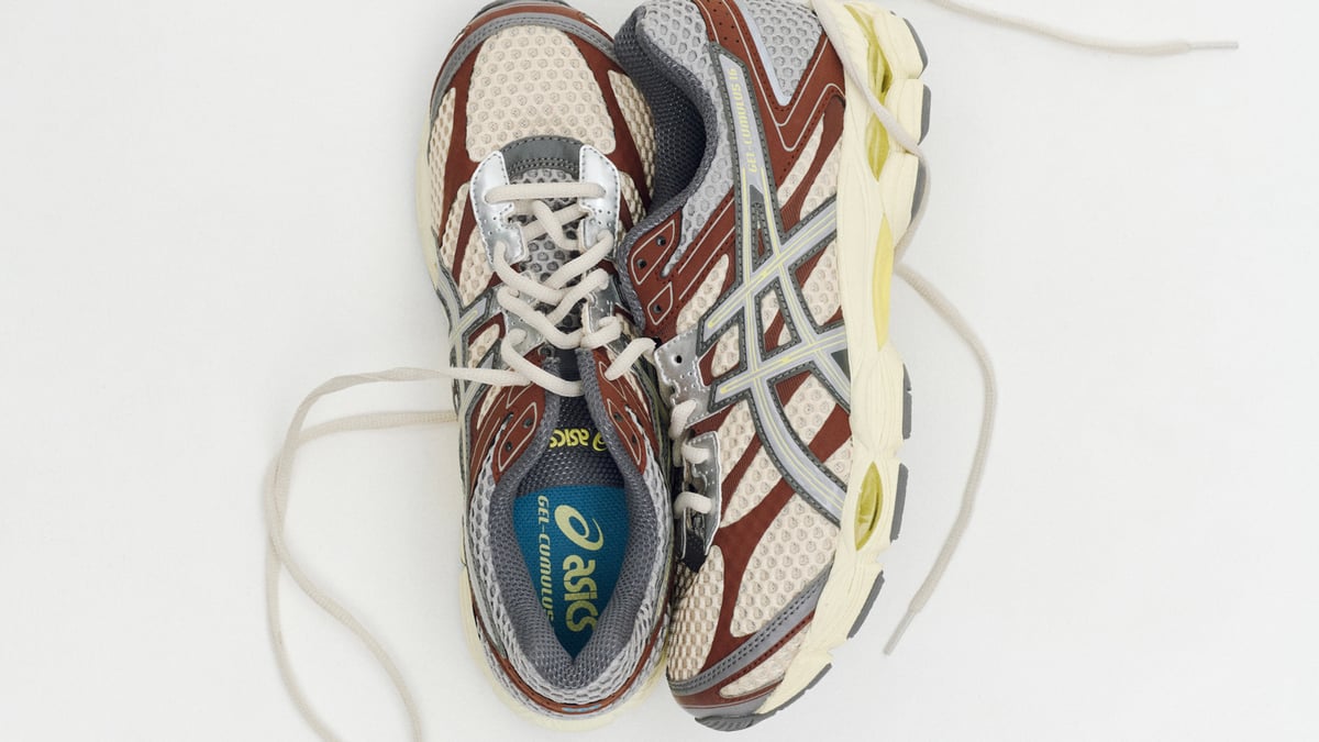 エミがアシックス「GEL-CUMULUS 16」の別注モデルを発売 アッパーをリ