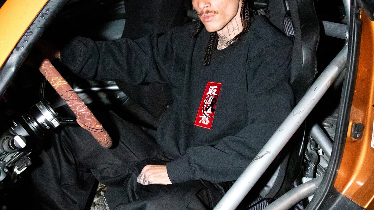 リチャードソンがブラックアイパッチと初コラボ バーシティジャケット