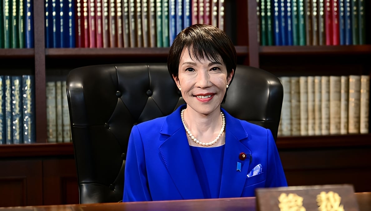 服飾史家 中野香織が読み解く「高市早苗新総裁のロイヤルブルー」 政治