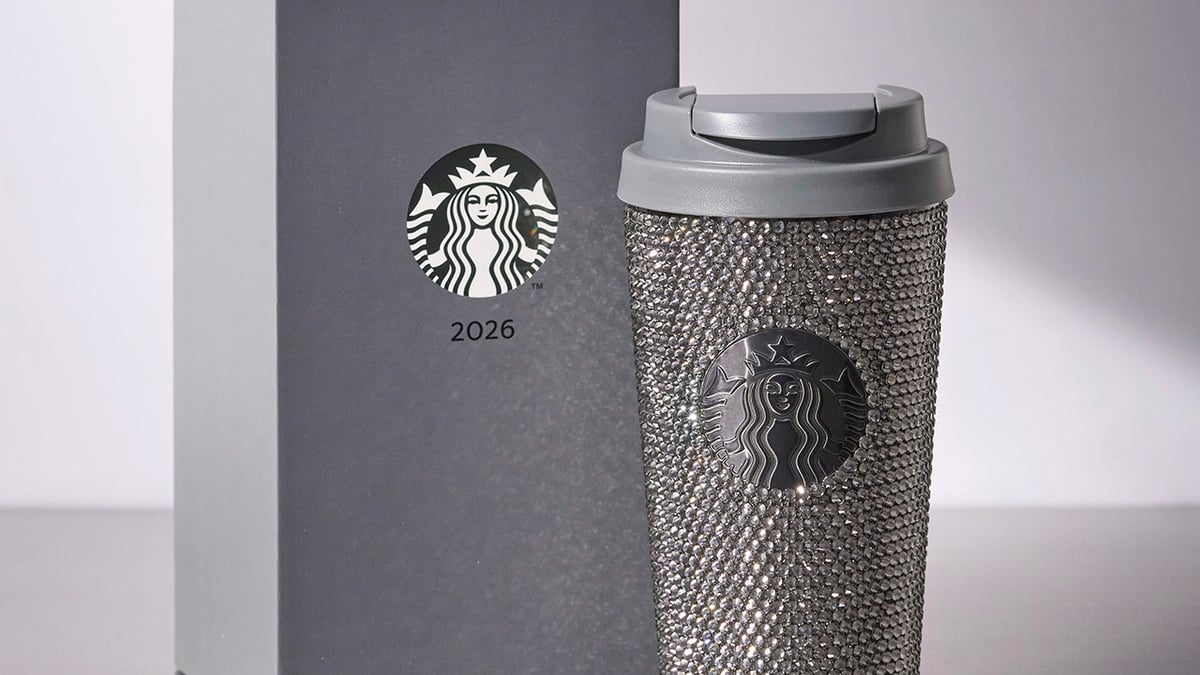 スタバ福袋2026が発表 グレーのラインストーンで全体を装飾した