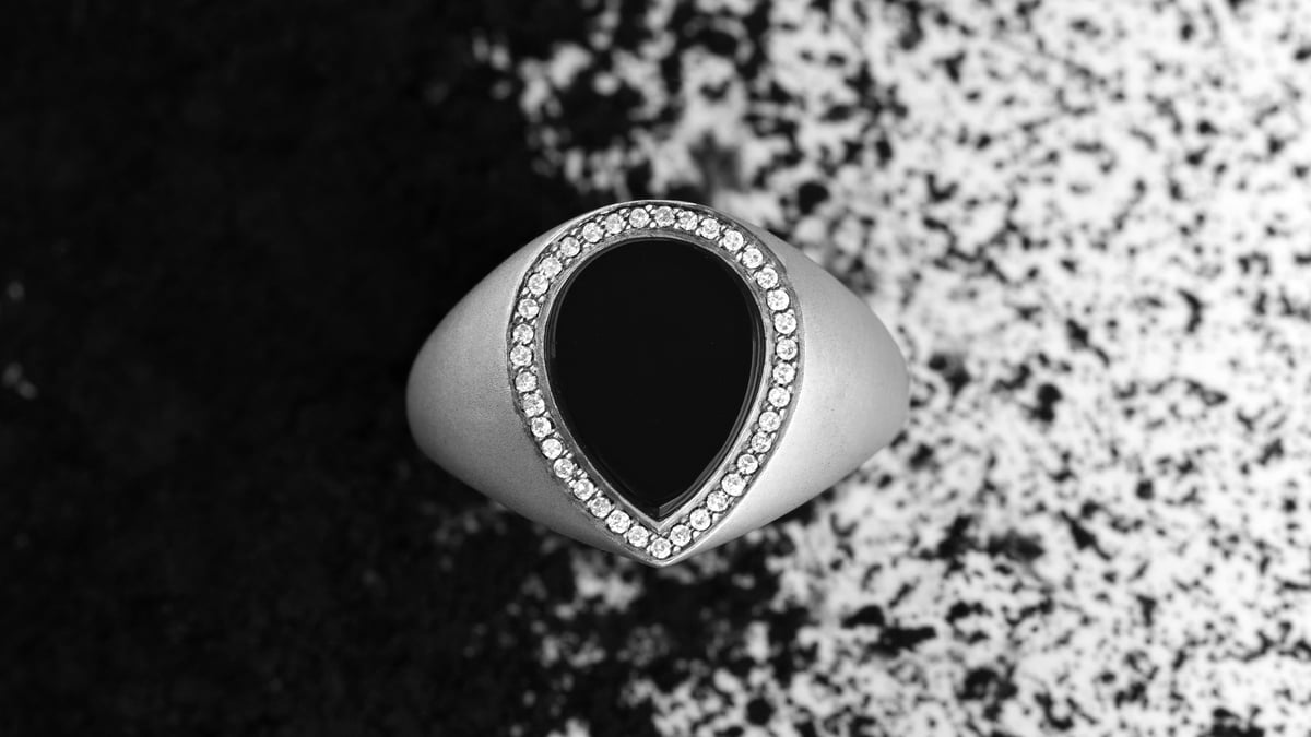 パリ発「ブランイリス」のホリデージュエリーで叶える、ユニセックスで