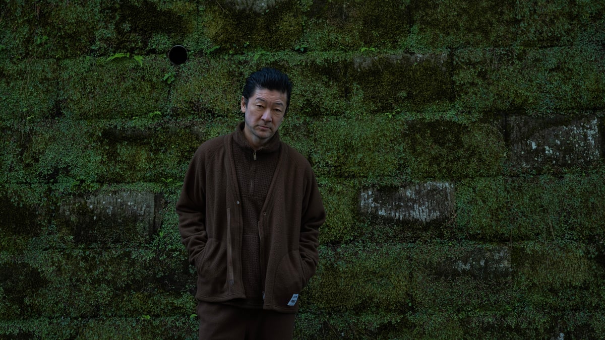 アンダーカバーとノンネイティブのコラボコレクション新作 浅野忠信を