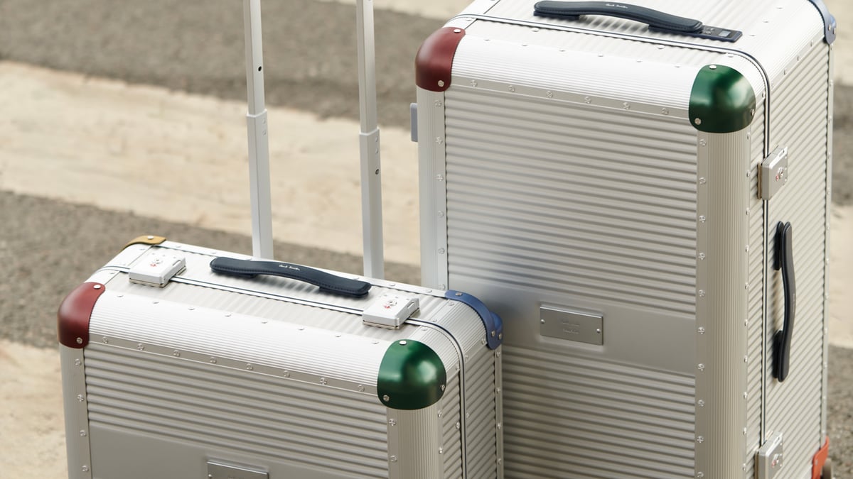 ポール・スミスが韓国のラゲージブランドとコラボ 2サイズのトランク