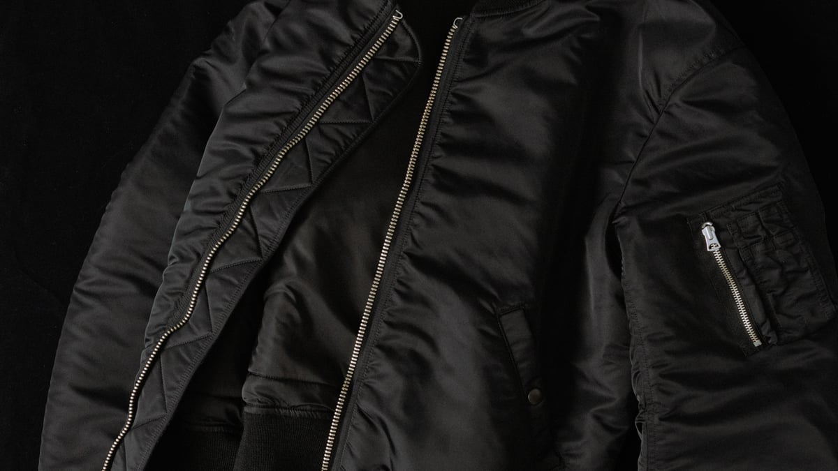 ビオトープが「アヴィレックス7522」に初別注したMA-1発売 クリーンな