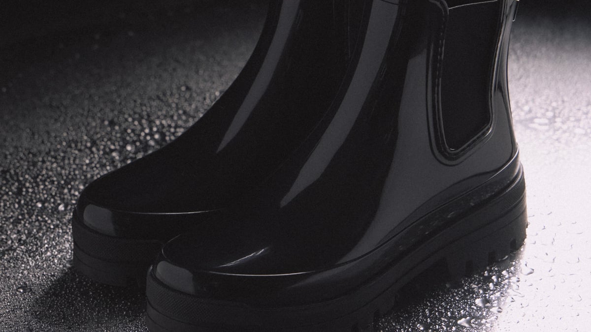 レペットがレインブーツを発売 重さを感じさせない軽やかなデザイン