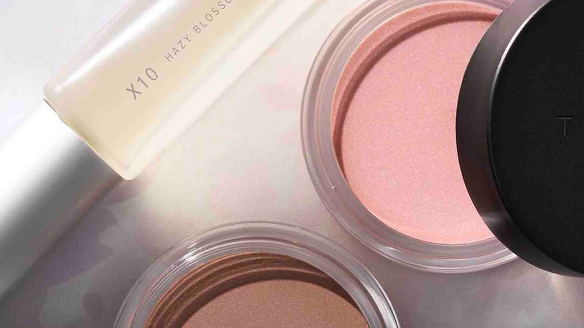 THREEの桜コレクションが今年も登場 アンニュイな“花曇り”の空を表現